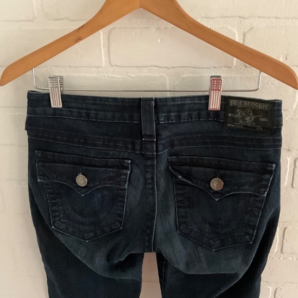 True Religion Women’s Denim Jeans Y2K Rock Low Rise Dark wash Blue Flare 28 - Picture 12 of 16
